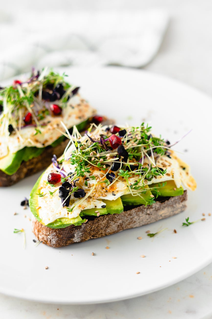 Healthy Eating Tips for Traveling: Plan, Pack, and Indulge&nbsp;Mindfully